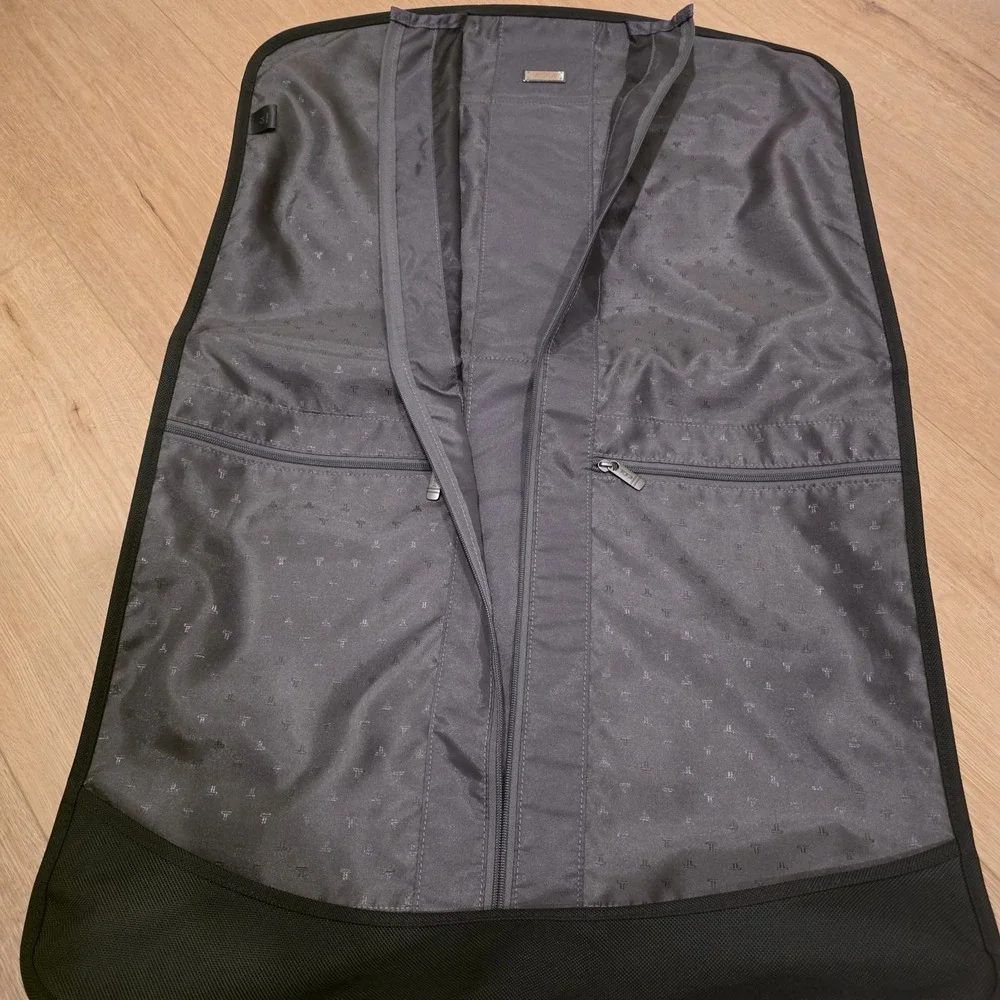TUMI Alpha Bifold Carry-On Travel Garment Bag Ballistic Nylon w/ Manual *READ*